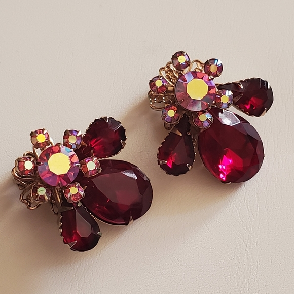 Vintage Aurora Borealis Ruby Rhinestone Earrings - Picture 8 of 16
